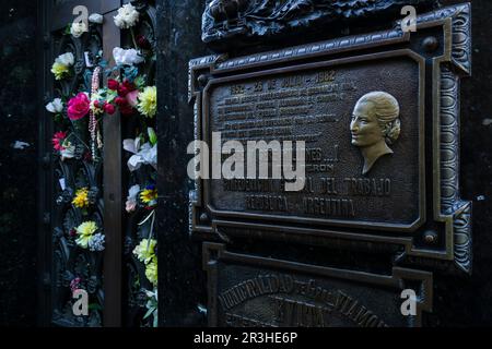 Mausoleo de Eva Perón, cementerio de la Recoleta, diseñado por el francés Prosper Catelin, por Iniciativa del Presidente Bernardino Rivadavia, inaugurado en 1822 Buenos Aires, Argentinien, Cono Sur, Südamerika. Stockfoto