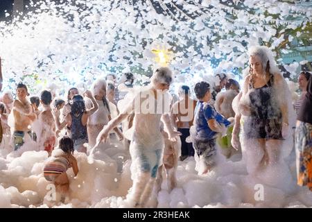 fiesta de la espuma, S Estanyol de Migjorn, Llucmajor, Mallorca, balearen, Spanien. Stockfoto