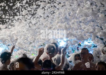 fiesta de la espuma, S Estanyol de Migjorn, Llucmajor, Mallorca, balearen, Spanien. Stockfoto