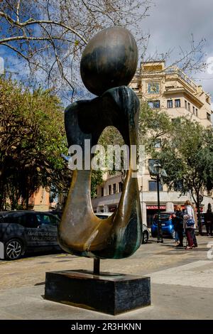 Denkmal (Monument a la Dona). Autor: Joan Miró, 1972,. Bronze, c/Palau Reial, Palma, Mallorca, Balearen, Spanien. Stockfoto