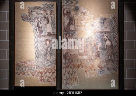 Wandgemälde aus Sorripas aus dem 14. Jahrhundert, Fresken zerrissen und auf Leinwand übertragen, stammen aus der Kirche San Andres de Sorripas, dem Diözesanmuseum von Jaca, Huesca, Spanien. Stockfoto