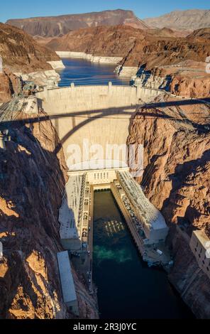 Blick von oben auf den Hoover Dam Stockfoto