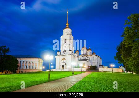 Dormition oder Heilige Himmelfahrt Kathedrale in Vladimir Stadt, Goldener Ring von Russland in der Nacht Stockfoto