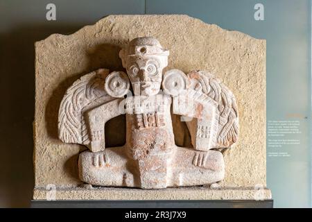 Geschnitzte Steinskulptur der Sonnengöttin K'inich Ajaw aus Chunhuhub, Museum für Maya-Archäologie, Campeche, Mexiko Stockfoto