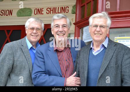 David Webb, Jeffrey Holland und Tony Webb vom Hi-de-Hi Outside Electric Palace Cinema in Harwich, Essex - 16. November 2013 Stockfoto