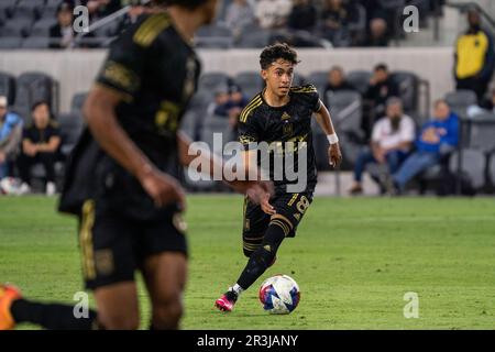 LAFC-Verteidiger Erik Dueñas (18) während einer Lamar Hunt U.S. Open-Cup-Runde 16 gegen die Los Angeles Galaxy, Dienstag, 23. Mai 2023, bei der BMO S Stockfoto