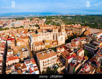 Kathedrale von Tarragona aus der Vogelperspektive. Es ist eine römisch-katholische Kirche in Tarragona, Katalonien in Spanien. Stockfoto