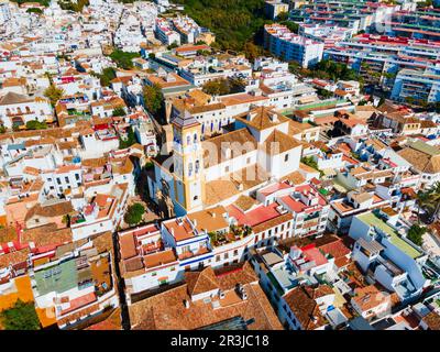 Kirche unserer Lieben Frau der Inkarnation oder Iglesia de Nuestra Senora de la Encarnacion aus der Vogelperspektive in der Stadt Marbella in der Provinz Malaga Stockfoto