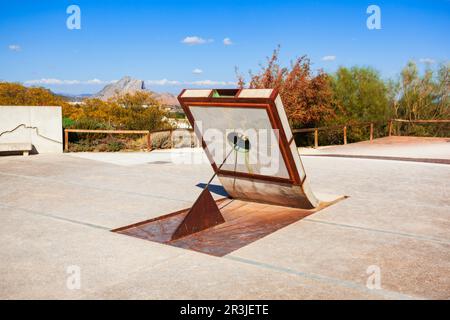 Solaruhr im Museum der archäologischen Dolmen von Menga in Antequera, Spanien Stockfoto