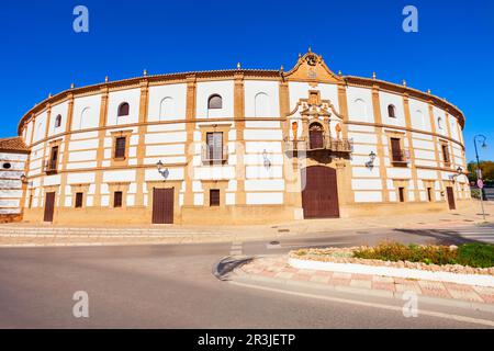 Stierkampfarena oder plaza de Toros-Gebäude in Antequera. Antequera ist eine Stadt in der Provinz Malaga, der Gemeinde Andalusien in Spanien. Stockfoto