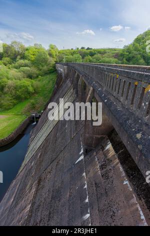 Clatworthy Reservoir Damm in den Brendon Hills, Somerset, England. Stockfoto