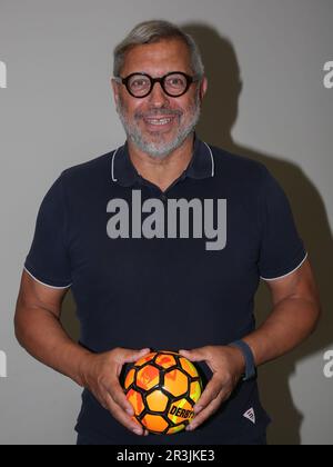 Ehemaliger deutscher Fußballspieler Jimmy Hartwig bei einer Veranstaltung am 29. Oktober 2022 in Magdeburg Stockfoto