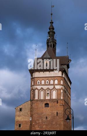 Antike Architektur der Altstadt in Danzig Polen. Wunderschöne und farbenfrohe alte Häuser historischer Teil der Innenstadt. Reiseziel Stockfoto