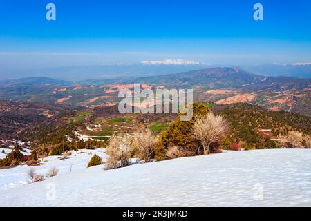 Chimgan im Tian Shan- oder Tengri Tagh-Gebirge in der Nähe der Stadt Taskent in Usbekistan in Zentralasien Stockfoto