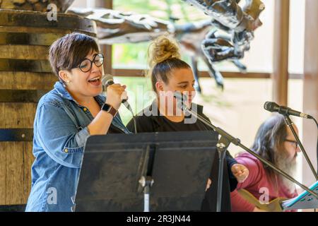 Natalia Tascon i Maria Magdalena Amengual. Sänger, Calendari Folklòric de Rafel Ginard, Binisalem, Mallorca, Balearen, Spanien Stockfoto