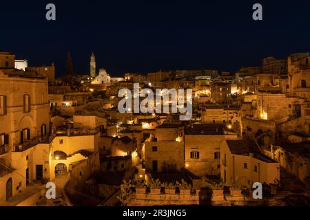 Nachtaufnahme von Matera in Apuglia, Italien Stockfoto