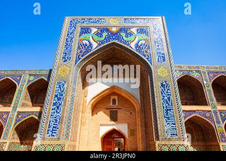 Nadir Divan Beghi Madrasah ist Teil des Madrasa-Komplexes Lyabi Hauz in Bukhara, Usbekistan Stockfoto