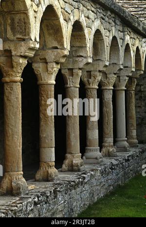 Claustro de la Catedral romanica de San Vicente (s. XI). Roda de Isábena. Aragón. España. Stockfoto