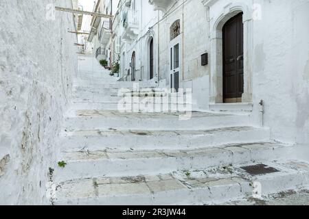 Treppe in Ostuni in der Provinz Brindisi, Apulien, Italien Stockfoto