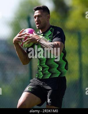 World XV's Israel Folau während eines Trainings im Lensbury Resort, London. Die Barbaren werden am Sonntag, den 28. Mai 2023, beim Killik Cup im Twickenham Stadium mit einem World XV konfrontiert. Bilddatum: Mittwoch, 24. Mai 2023. Stockfoto