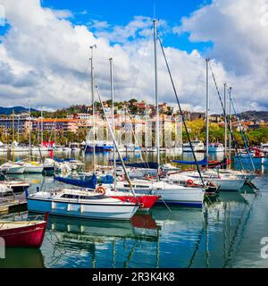 Boote und Yachten im Hafen La Spezia, Ligurien Region in Italien Stockfoto