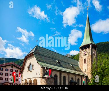 Pfarrkirche St. Mauritius St. Mauritius befindet sich in Zermatt im Kanton Wallis der Schweiz Stockfoto