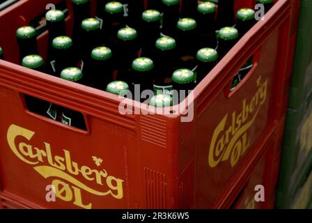 23. Mai 2023/Dänisches carlsberg-Bier in der Flasche rufen HOF und die berühmtesten dänischen Bodega-Bars in Kopenhagemn Dänemark. (Foto: Francis Joseph Dean/Dean Pictures) Stockfoto