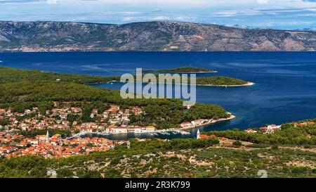 Jesla auf der Insel Hvar mit der Insel Brac und der Stadt Bol in kroatien in europa Stockfoto