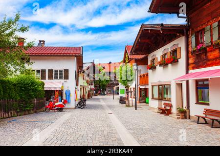 Schönheithäuser mit Luftlmalerei bayern Kunstform der Hausfassadenmalerei in Oberammergau Stadt in Bayern, Deutschland Stockfoto