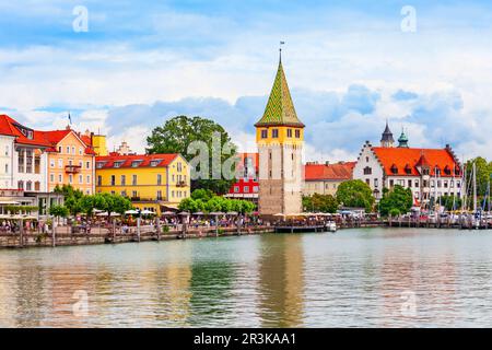 Der Mangturm oder Mangenturm ist ein alter Turm in der Altstadt von Lindau. Lindau ist eine große Stadt und Insel am Bodensee oder Bodensee in Bayern, Deutschland Stockfoto