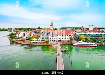 Friedrichshafen Altstadt Luftpanorama. Friedrichshafen ist eine Stadt am Ufer des Bodensees in Bayern. Stockfoto