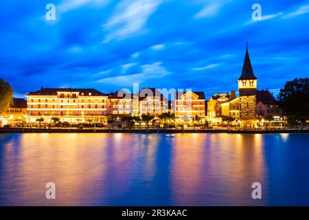 Lindau Altstadt und Hafen. Lindau ist eine große Stadt und Insel am Bodensee oder Bodensee in Bayern, Deutschland. Stockfoto