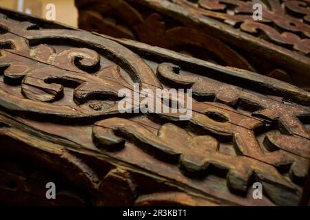 Trozo de viga Tallada, siglo X, Museo, Mezquita - Catedral de Córdoba, Andalusien, Spanien. Stockfoto