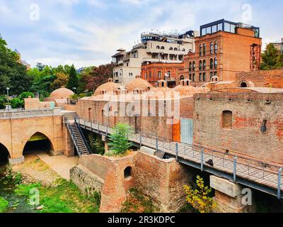 Leghvtakhevi Canyon in Abanotubani alten Bezirk in Tiflis Altstadt. Tiflis ist die Hauptstadt und die größte Stadt Georgiens am Ufer des Ku Stockfoto