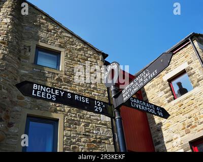 Schilder für Leeds und Liverpool Canal am Skipton Canal Basin Skipton North Yorkshire England Stockfoto