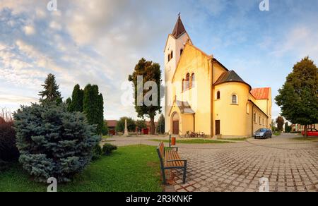 Dorfkirche in der Slowakei, Cifer Stockfoto