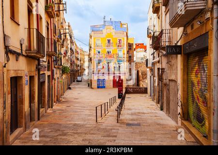 Tarragona, Spanien - 15. Oktober 2021: Beauty Street in Tarragona, eine Hafenstadt im Nordosten Spaniens an der Costa Daurada in der katalanischen Region Sp Stockfoto