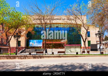 Taschkent, Usbekistan - 11. April 2021: Das Akademische Russische Theater von Usbekistan im Zentrum der Stadt Taschkent Stockfoto