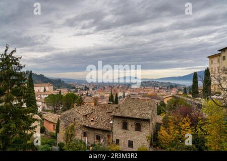 Blick über die Dächer der historischen Altstadt von Spoleto Stockfoto