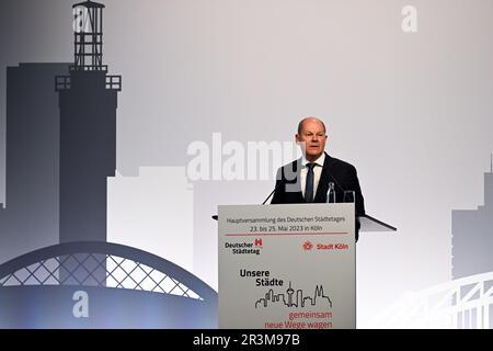 Köln, Deutschland. 24. Mai 2023. Bundeskanzler Olaf Scholz (SPD) spricht auf der Jahreshauptversammlung des Deutschen Städtebundes. Kredit: Federico Gambarini/dpa/Alamy Live News Stockfoto