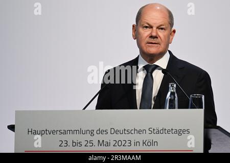 Köln, Deutschland. 24. Mai 2023. Bundeskanzler Olaf Scholz (SPD) spricht auf der Jahreshauptversammlung des Deutschen Städtebundes. Kredit: Federico Gambarini/dpa/Alamy Live News Stockfoto