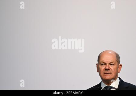 Köln, Deutschland. 24. Mai 2023. Bundeskanzler Olaf Scholz (SPD) spricht auf der Jahreshauptversammlung des Deutschen Städtebundes. Kredit: Federico Gambarini/dpa/Alamy Live News Stockfoto