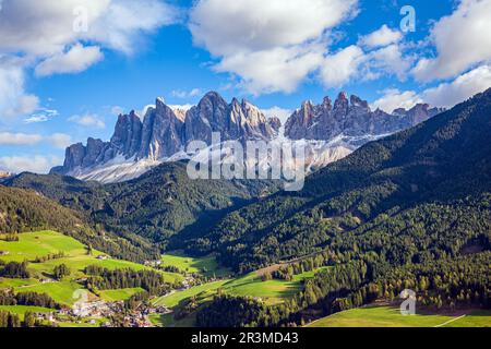 Dolomiten an einem sonnigen Herbsttag Stockfoto