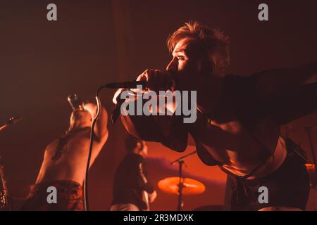 Tilburg, Niederlande. 21., 2023. April. Die schottische Metallband Ashenspire führt während des niederländischen Musikfestivals Roadburn Festival 2023 in Tilburg ein Live-Konzert auf. (Foto: Gonzales Photo - Peter Troest). Stockfoto