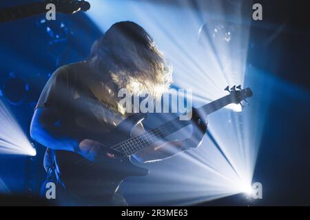 Tilburg, Niederlande. 21., 2023. April. Die schottische Metallband Ashenspire führt während des niederländischen Musikfestivals Roadburn Festival 2023 in Tilburg ein Live-Konzert auf. (Foto: Gonzales Photo - Peter Troest). Stockfoto