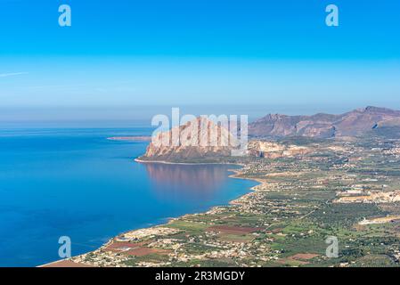 die mittelmeerküste und die Bucht des Golfs von Bonagia in Westsizilien Stockfoto