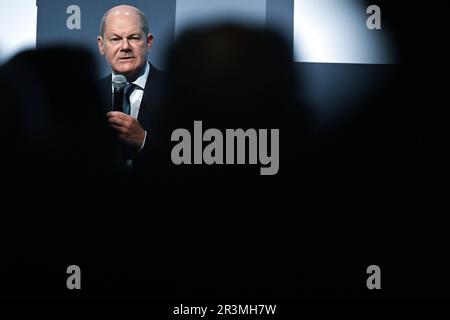 Köln, Deutschland. 24. Mai 2023. Bundeskanzler Olaf Scholz (SPD) spricht auf der Jahreshauptversammlung des Deutschen Städtebundes. Kredit: Federico Gambarini/dpa/Alamy Live News Stockfoto