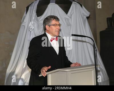 Staatsbischof Friedrich Kramer Vorstellung der AMEMUS-Glocke am 10./30/2022. Magdeburger Dom Stockfoto