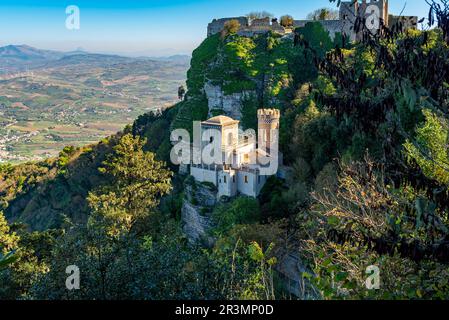 Toretta Pepoli und Burg Venere in der historischen Stadt Erice in Sizilien Stockfoto