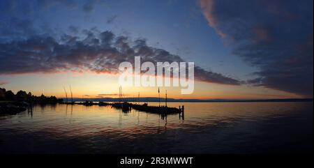 Abend am Genfer See in der Nähe von Evian-les-Bains Stockfoto